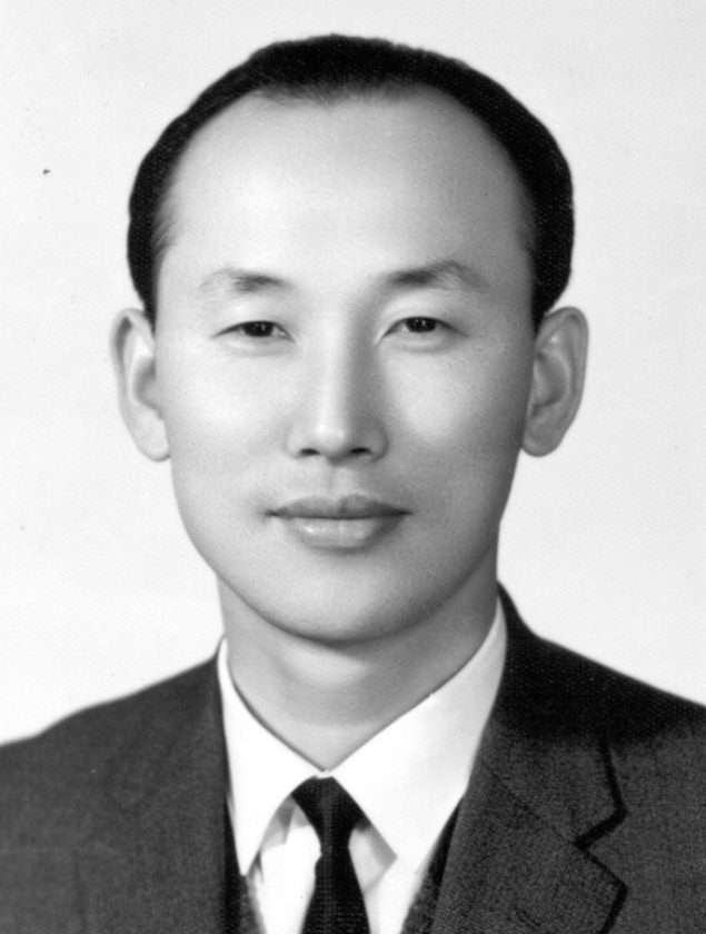Yonggi Cho Biography